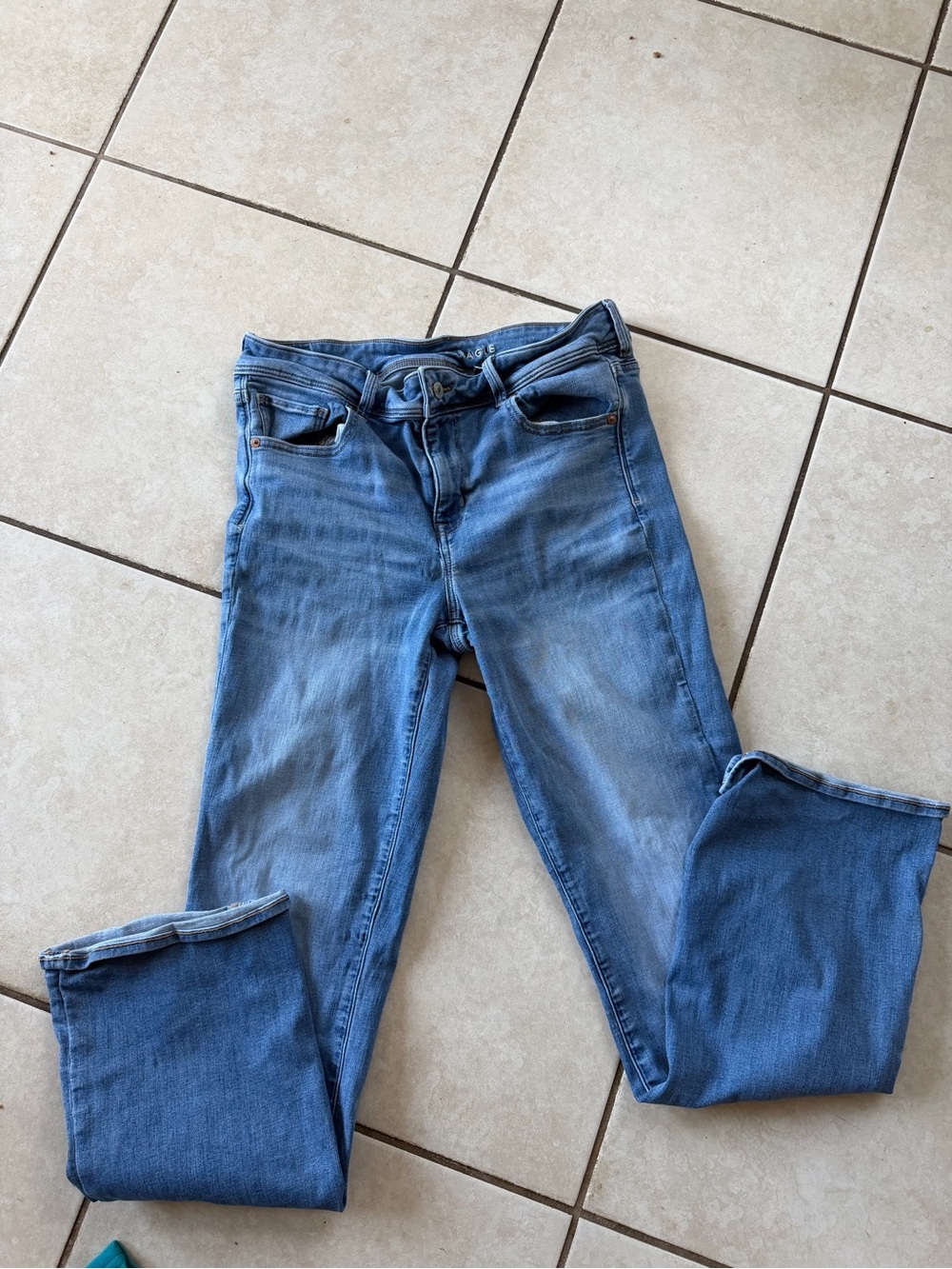 American Eagle Light, Wash Straight Leg
Jeans (Size 14 Long)